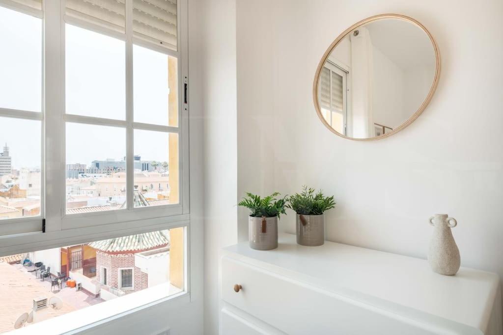 Sunlit & Fresh Apartment - Center By Rems Málaga Eksteriør bilde